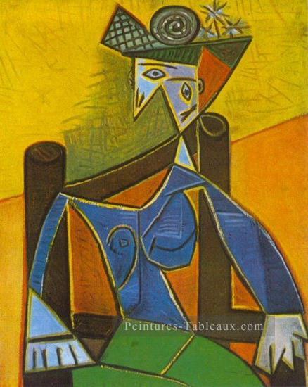 Femme assise dans un fauteuil 4 1941 Cubisme Peintures à l'huile